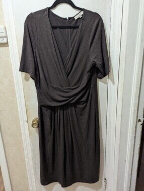 Loft Classic Wrap-Style Short Sleeve V-neck Dress in Dark Gray. Size XLT